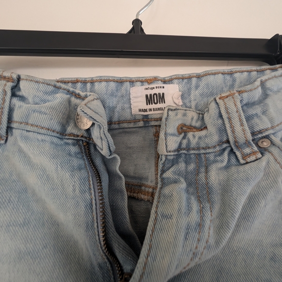 Refuge Light Blue Distressed Women Mom Jeans - Picture 5 of 6